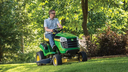 John Deere S100 ride-on lawnmower, 107 cm (42 inch) cutting width C 17.5 hp petrol hydrostatic drive